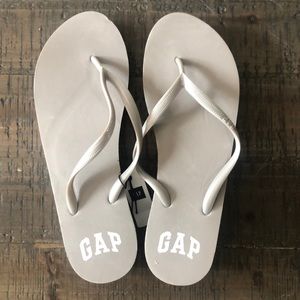 Brand new Gap wedge flip flops size 8
